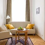 Belle Epoque Ii, Luxury 50m To Main Square Apartament